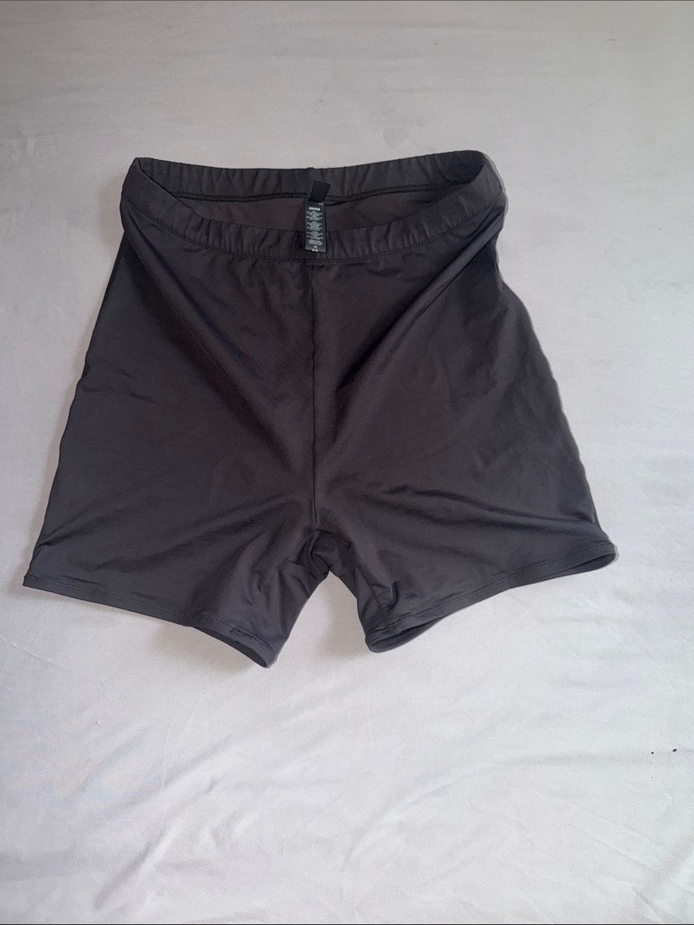 SKIMS RECYCLED SWIM SHORTS MEDIUM ONYX